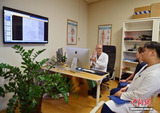 10��17���������L����������(��һ)�������t(y��)���������g(sh��)��(j��ng)������� �z